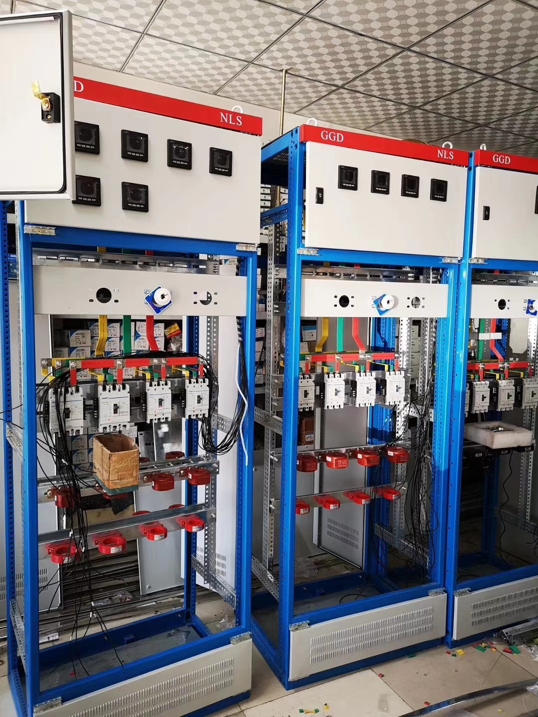 成套定制XL-21/GGD低壓配電與控制設(shè)備 驅(qū)動(dòng)現(xiàn)代工業(yè)與綠色能源的核心動(dòng)力